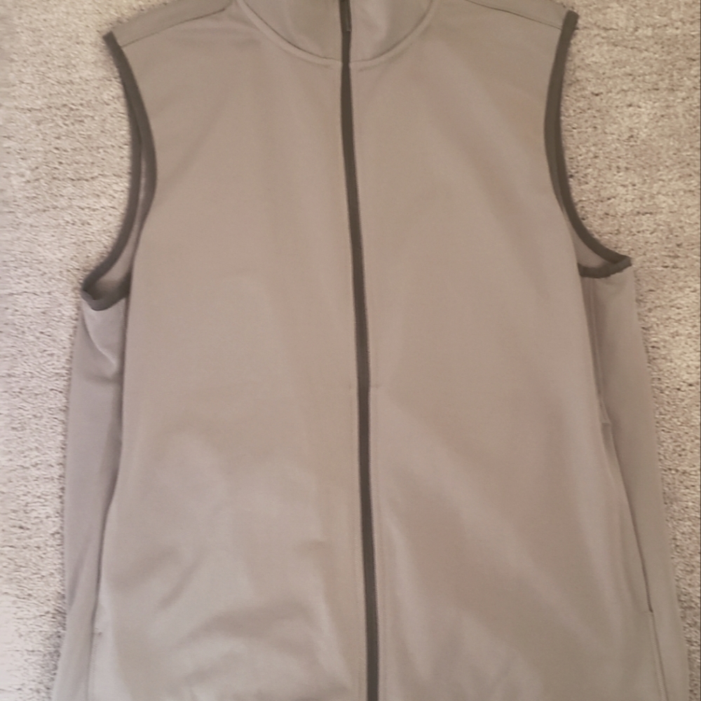 Perry Ellis vest - medium